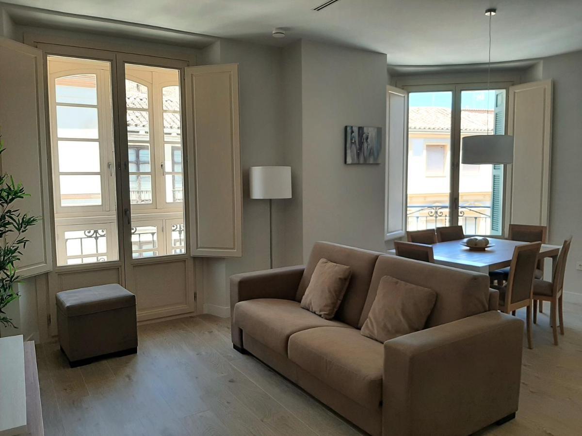 Apartamentos Pinar Malaga Centro Bagian luar foto