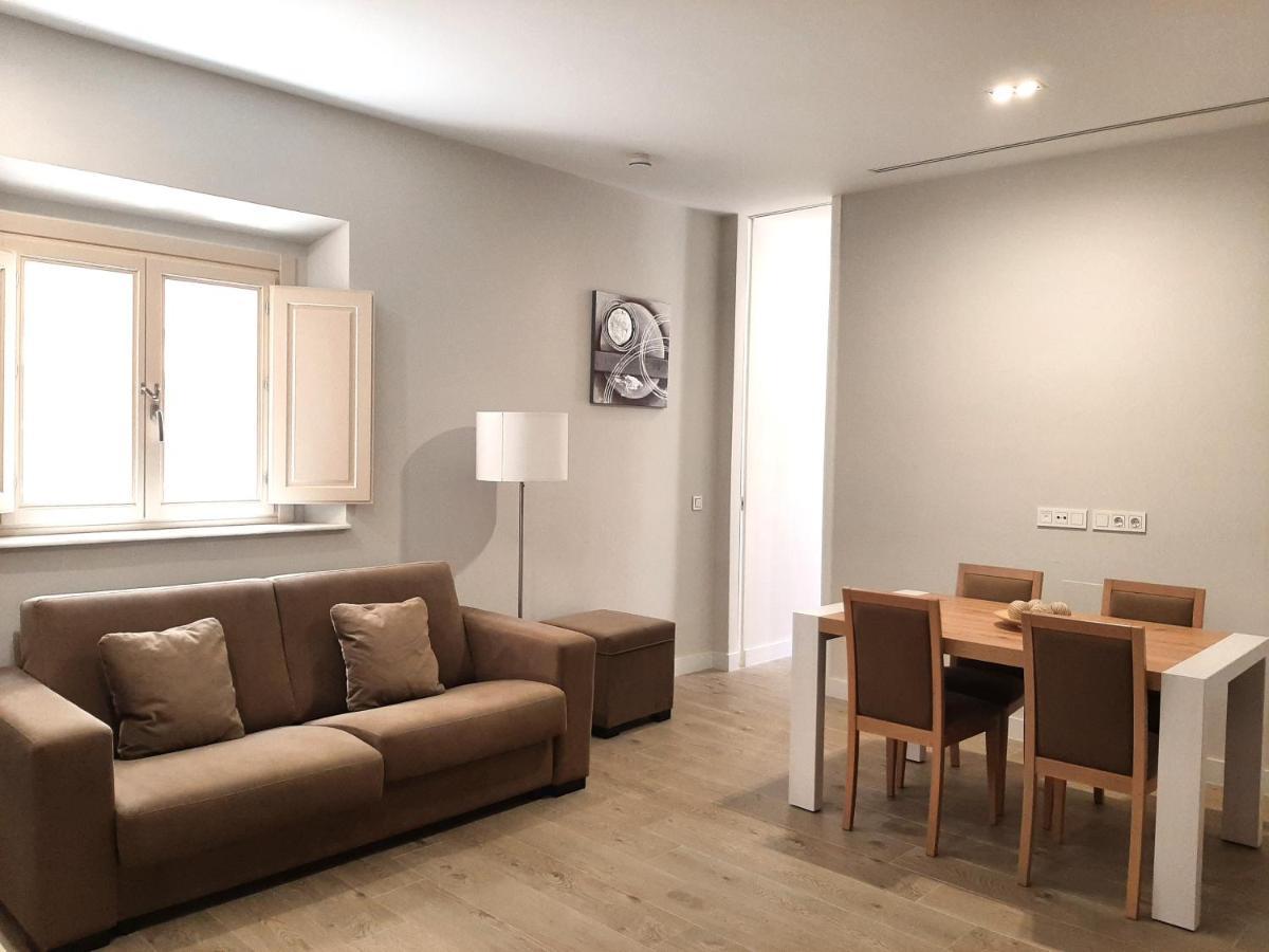 Apartamentos Pinar Malaga Centro Bagian luar foto