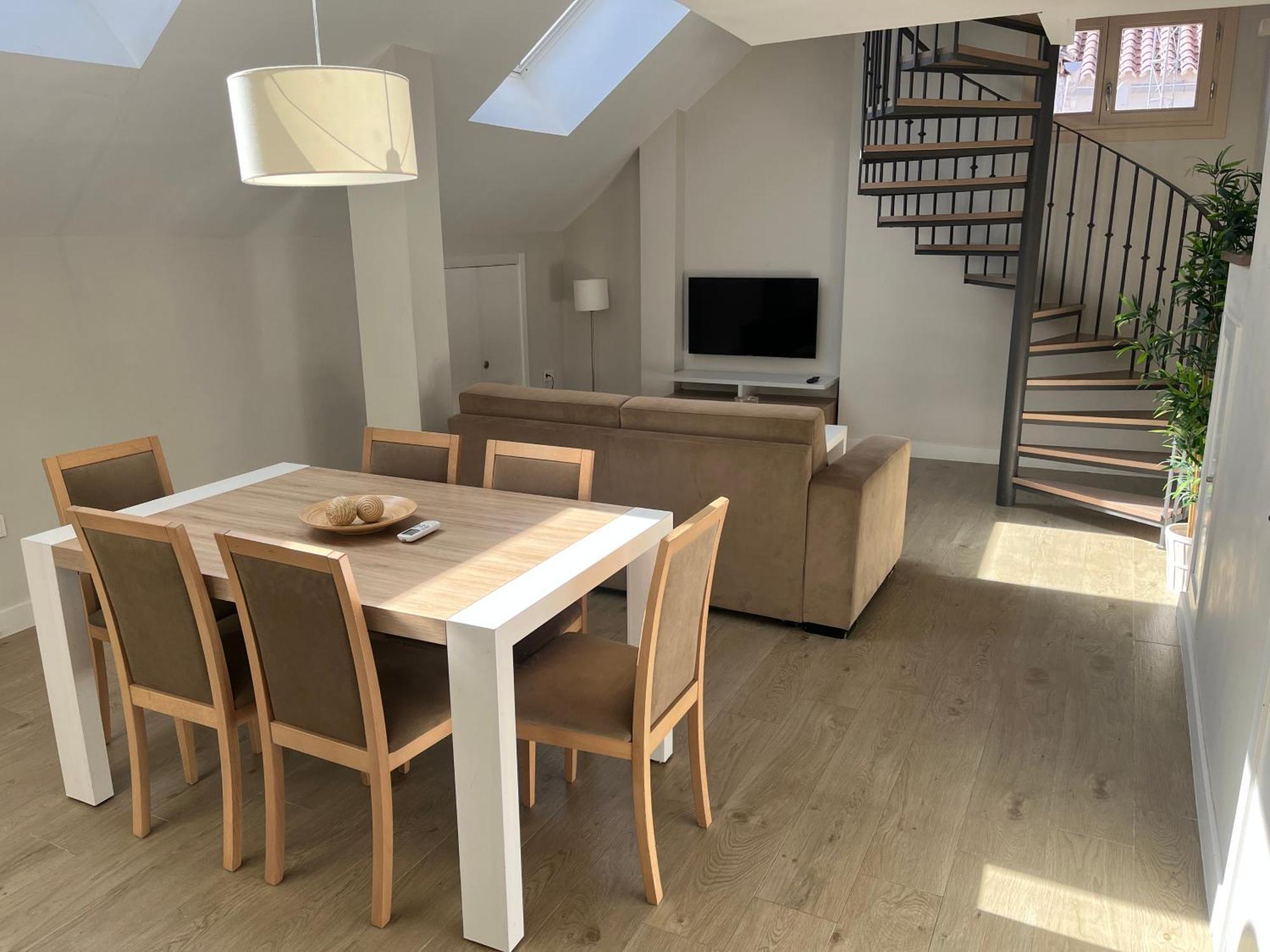 Apartamentos Pinar Malaga Centro Bagian luar foto