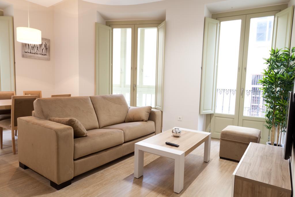 Apartamentos Pinar Malaga Centro Ruang foto