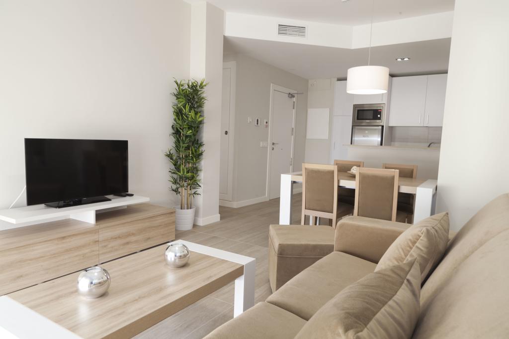 Apartamentos Pinar Malaga Centro Bagian luar foto