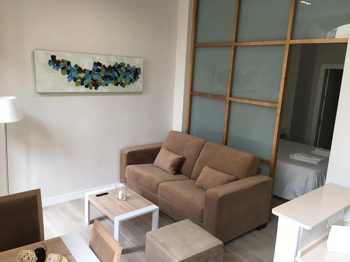 Apartamentos Pinar Malaga Centro Bagian luar foto