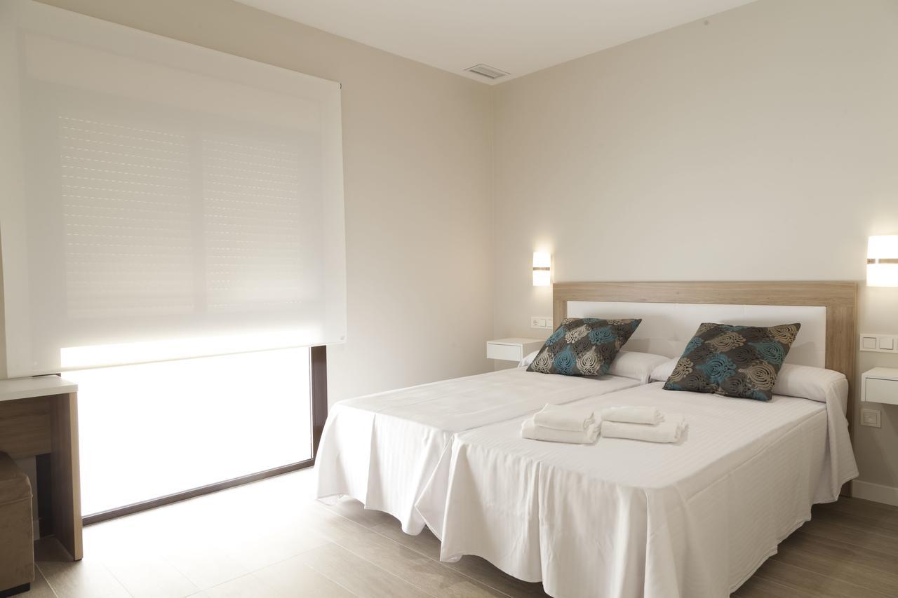 Apartamentos Pinar Malaga Centro Bagian luar foto