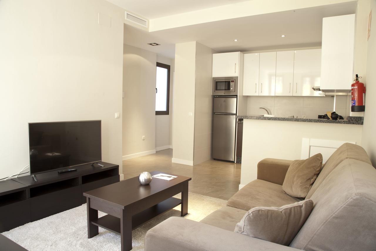 Apartamentos Pinar Malaga Centro Bagian luar foto